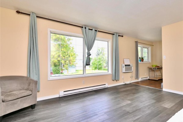 301 5th Street, Brandon, MB, photo 3