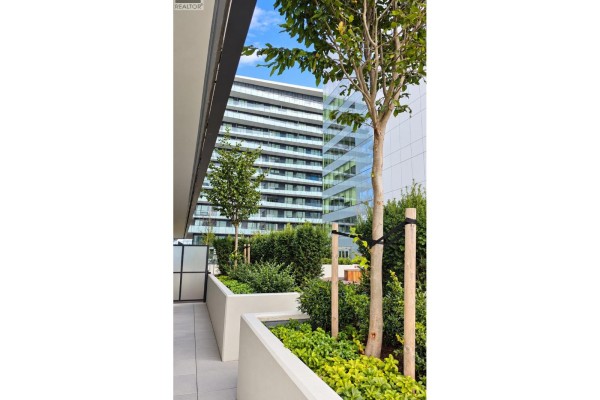 301 7977 Lansdowne Road, Richmond, BC V6X0X7 Photo 4