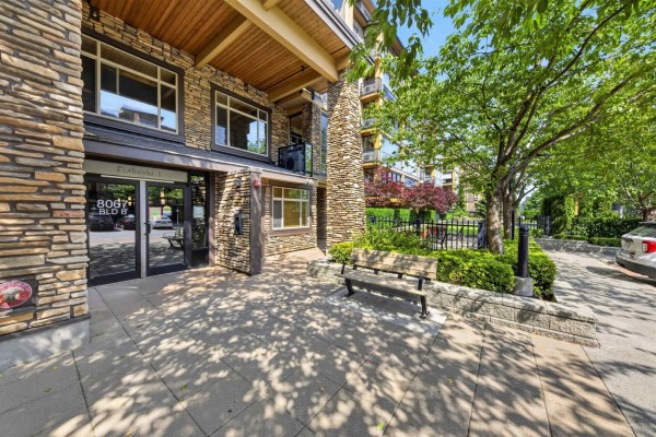 301 8067 207 Street, Langley, BC V2Y0N9 Photo 4
