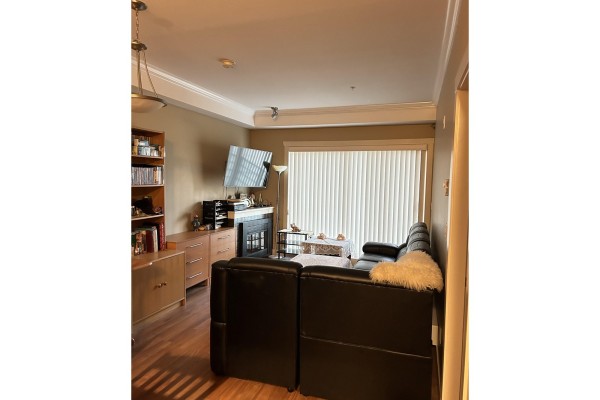 301 8168 120a Street, Surrey, BC V3W3P3 Photo 5