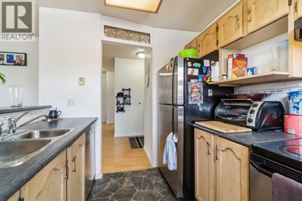 301 99 Begin Street, Coquitlam, BC V3K6R5 Photo 3