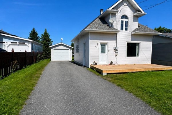 301 Albert Street, Temiskaming Shores, ON, photo 2