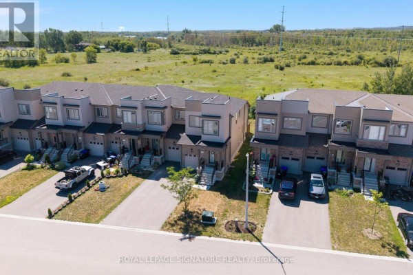 301 Atkinson Street, Clearview, ON, photo 2