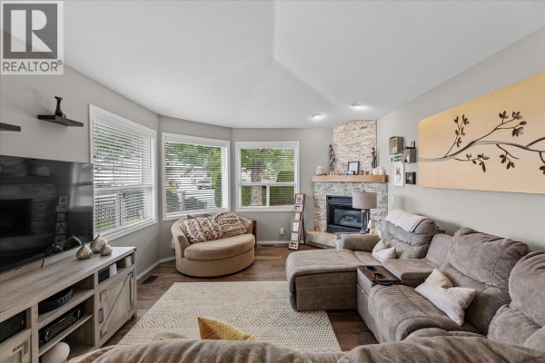 Family room - 301 Fizet Avenue, Kelowna, BC V1X7P5 Photo 5