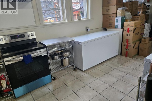 301 Main Street Unit# 101, Penticton, BC V2A5B7 Photo 5
