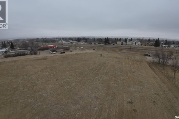 301 North Service Road W, Swift Current, SK, photo 2