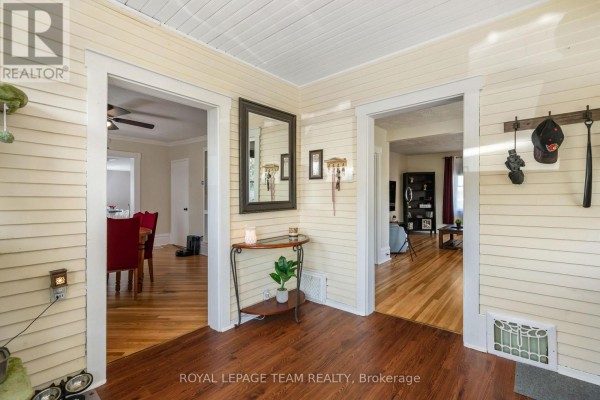 Dining room - 301 Oxford Street E, North Grenville, ON K0G1J0 Photo 5