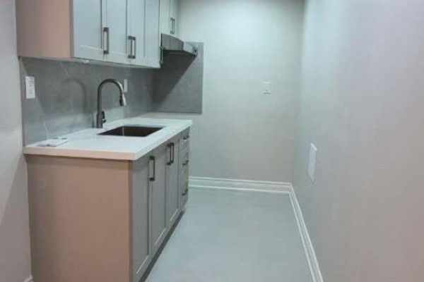 Dining room - 301 Rhodes Avenue, Toronto, ON M4L3A4 Photo 2