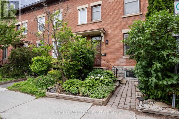 Laundry room - 301 Somerset Street E, Ottawa, ON K1N6V9 Photo 2