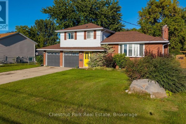 Family room - 301 Spruce Street, Collingwood, ON L9Y3H2 Photo 2