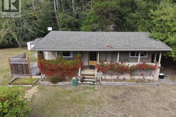 Kitchen - 3010 Oak Street, Texada Island, BC V0N1W0 Photo 3