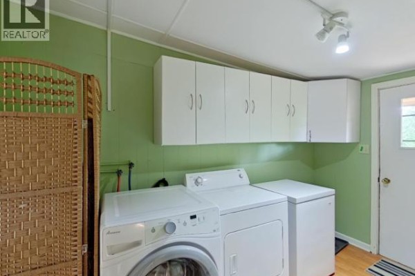 4pc Bathroom - 3010 Oak Street, Texada Island, BC V0N1W0 Photo 5