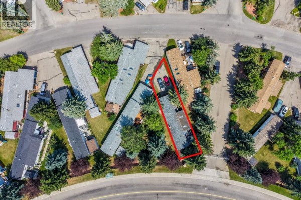 3011 Burroughs Manor Ne, Calgary, AB, photo 3