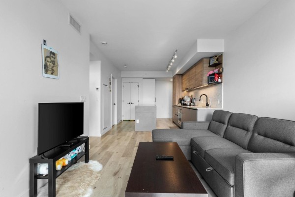 3012 10448 University Drive, Surrey, BC V3T0S7 Photo 5