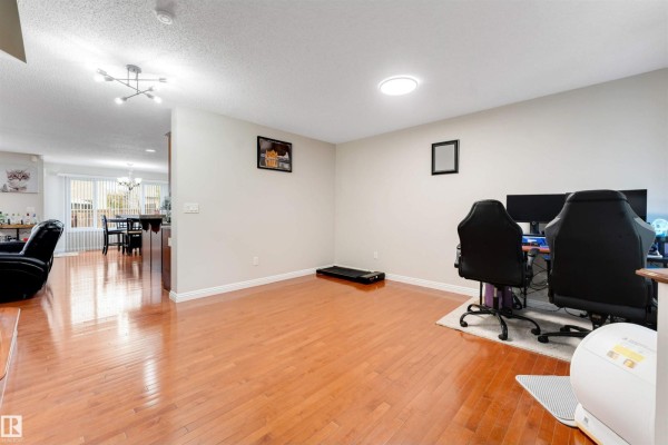 Bedroom 2 - 3012 25 Ave Av Nw, Edmonton, AB T6T0C8 Photo 5