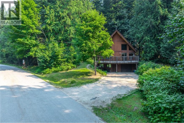 Den - 3014 Mcinnes Road, Revelstoke, BC V0E2S0 Photo 5