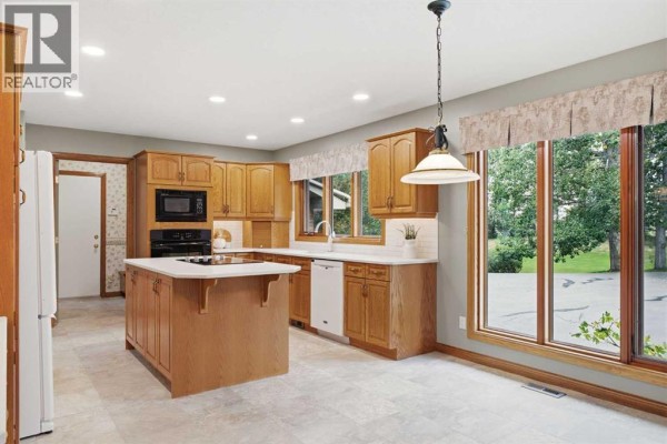 Breakfast - 30175 Woodland Way, Rural Rocky View County, AB T3R1G7 Photo 5