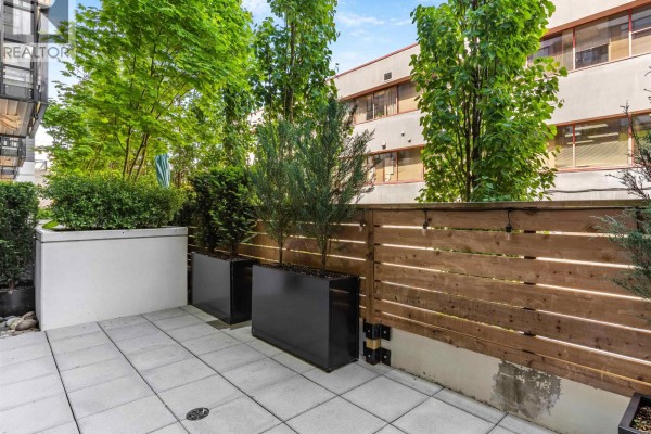 3018 St. George Street, Port Moody, BC V3H0L4 Photo 3