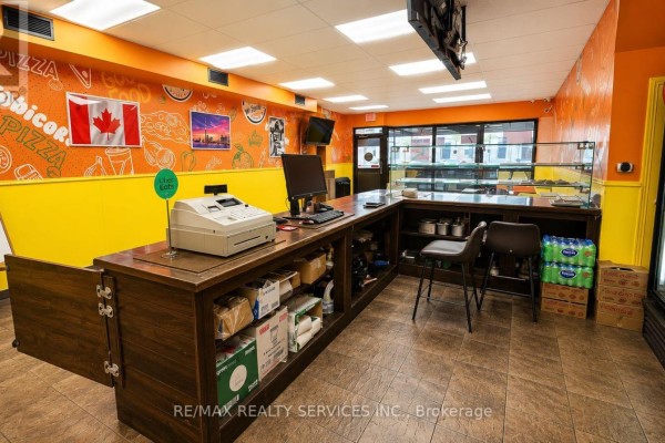 3019 Lakeshore Boulevard, Toronto, ON, photo 2