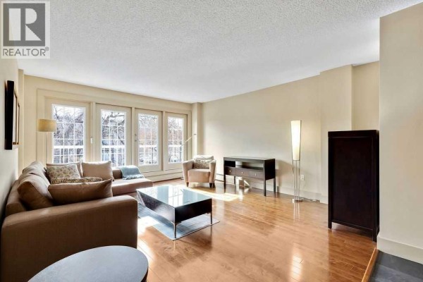 4pc Bathroom - 302, 1534 15 Avenue Sw, Calgary, AB T3C0X9 Photo 3