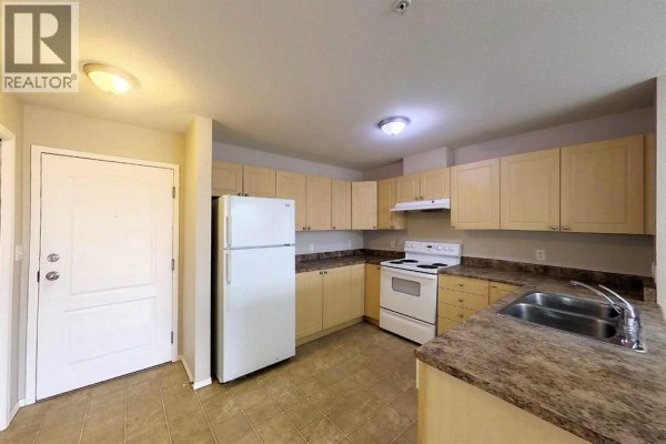 Kitchen - 302, 1615 41 Street, Edson, AB T7E0A7 Photo 3