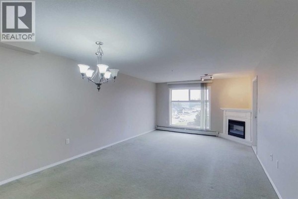 Living room - 302, 1615 41 Street, Edson, AB T7E0A7 Photo 4