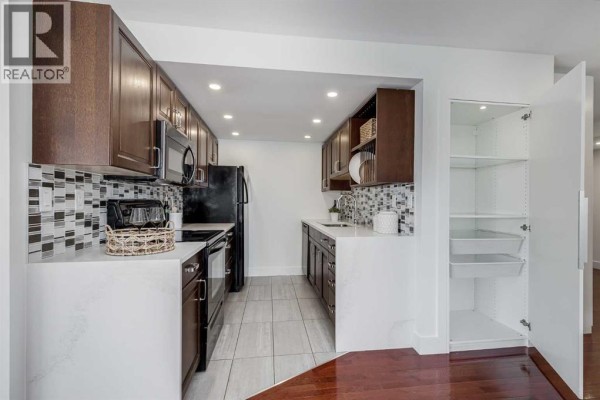 4pc Bathroom - 302, 2214 14a Street Sw, Calgary, AB T2T3W8 Photo 5