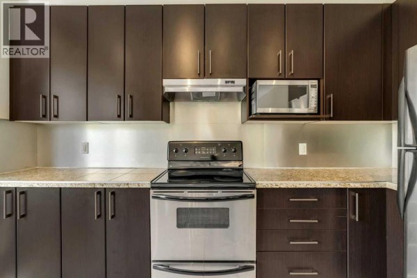 Dining room - 302, 830 Centre Avenue Ne, Calgary, AB T2E9C3 Photo 4