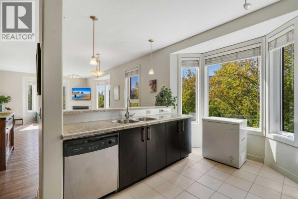 Kitchen - 302, 830 Centre Avenue Ne, Calgary, AB T2E9C3 Photo 5