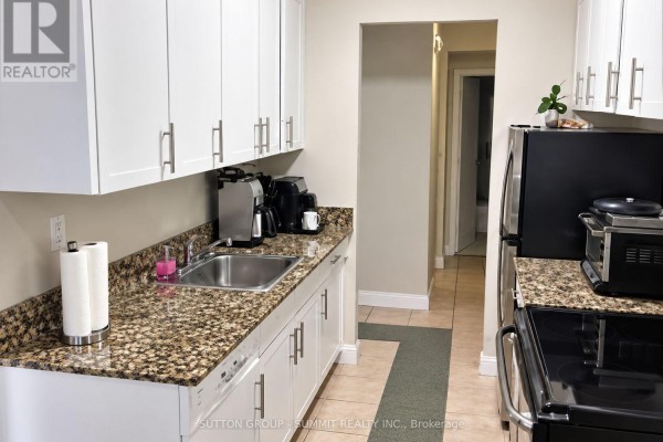 302 - 105 Raglan Avenue, Toronto, ON M6C2K7 Photo 5