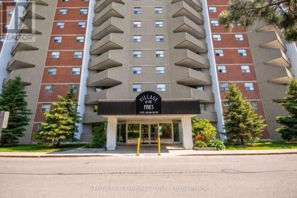 Living room - 302 - 1103 Jalna Boulevard, London South, ON N6E2W8 Photo 5