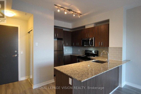 Bedroom - 302 - 11611 Yonge Street, Richmond Hill, ON L4E1G2 Photo 4