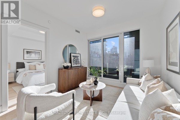 Living room - 302 - 128 Pears Avenue, Toronto, ON M5R0A9 Photo 4