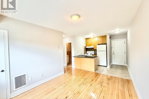 302 - 15 Thirty Third Street, Toronto, ON M8W3G7 Photo 3