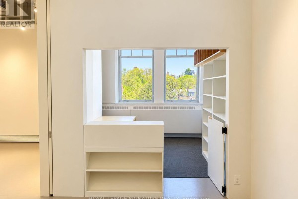 302 - 180 Shaw Street, Toronto, ON M6J2W5 Photo 5