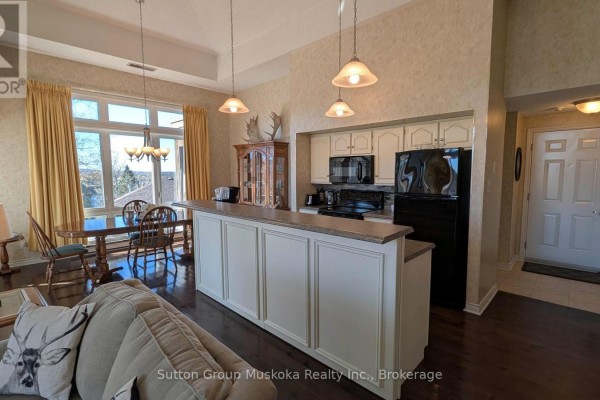 Foyer - 302 - 19 Oakridge - Deerhurst Drive, Huntsville, ON P1H1A9 Photo 4