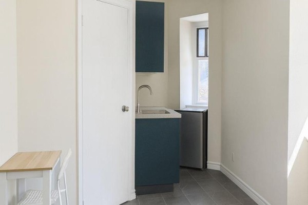 302 - 198-200 Queen Street W, Toronto, ON, photo 3