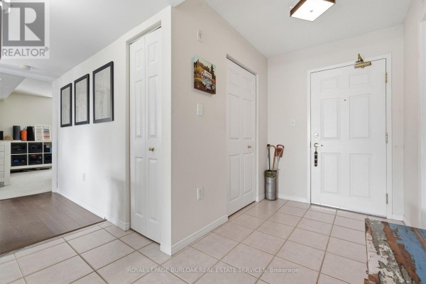 Bedroom - 302 - 216a Plains Road W, Burlington, ON L7T4K8 Photo 4