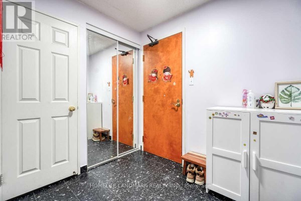 Kitchen - 302 - 260 Doris Avenue, Toronto, ON M2N6X9 Photo 3