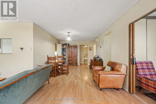 Den - 302 - 2850 Carling Avenue, Ottawa, ON K2B8M4 Photo 4