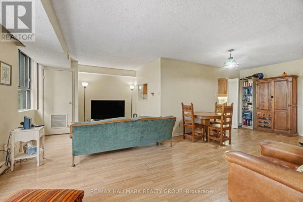 Foyer - 302 - 2850 Carling Avenue, Ottawa, ON K2B8M4 Photo 5
