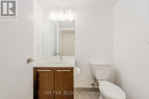 Dining room - 302 - 38 Joe Shuster Way, Toronto, ON M6K0A5 Photo 4