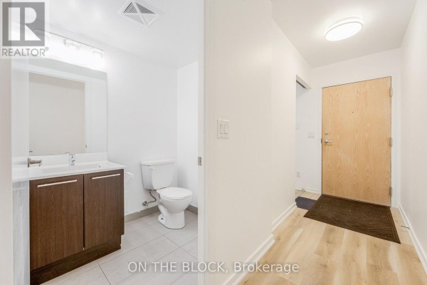 302 - 38 Joe Shuster Way, Toronto, ON M6K0A5 Photo 5