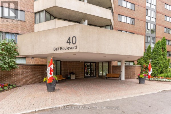 Living room - 302 - 40 Baif Boulevard, Richmond Hill, ON L4C5M9 Photo 2