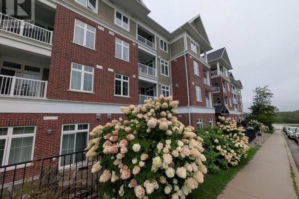 302 - 40 Horseshoe Boulevard, Oro Medonte, ON, photo 2