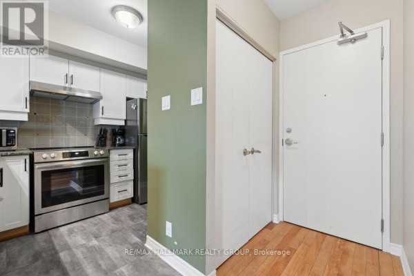 Bedroom - 302 - 445 Laurier Avenue W, Ottawa, ON K1N6R4 Photo 5