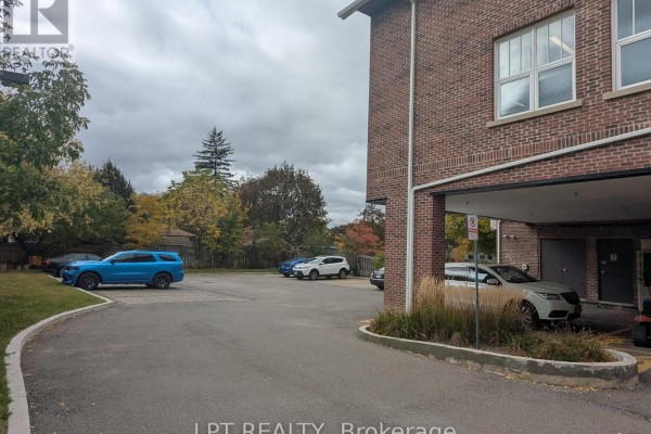 302 - 46 Queen Street S, Mississauga, ON L5M1K4 Photo 3