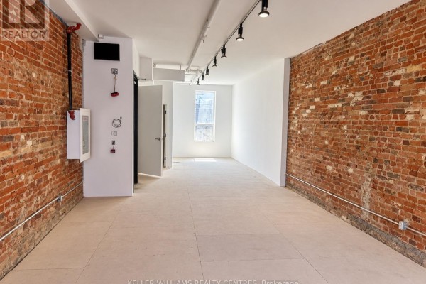 302 - 489 Queen Street W, Toronto, ON M5V2B4 Photo 2