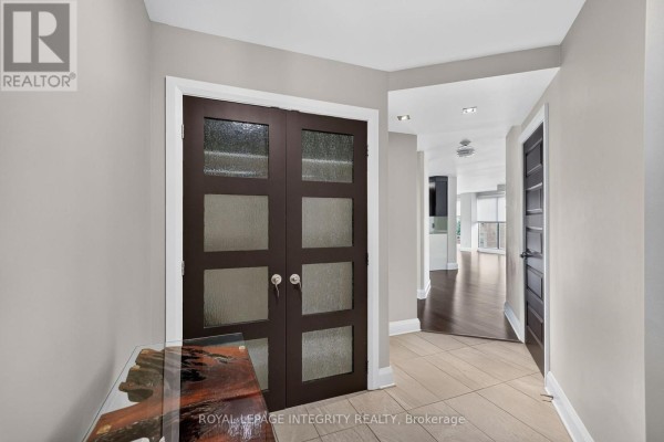 Bathroom - 302 - 545 St. Laurent Boulevard, Ottawa, ON K1K4H9 Photo 4