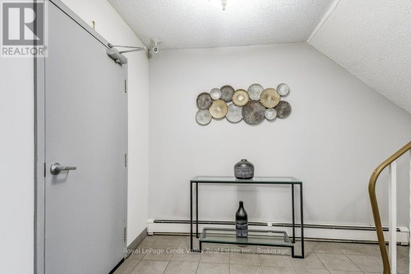 Dining room - 302 - 6 Shettleston Drive, Cambridge, ON N3H5E7 Photo 3